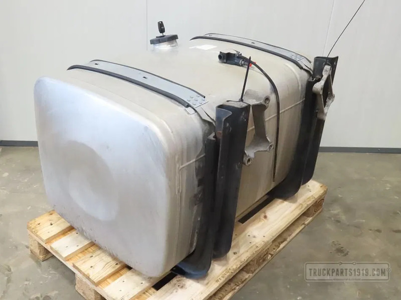 MAN Fuel System Brandstoftank + steunen 390L - מכל דלק עבור משאית: תמונה 2 MAN Fuel System Brandstoftank + steunen 390L - מכל דלק עבור משאית: תמונה 2