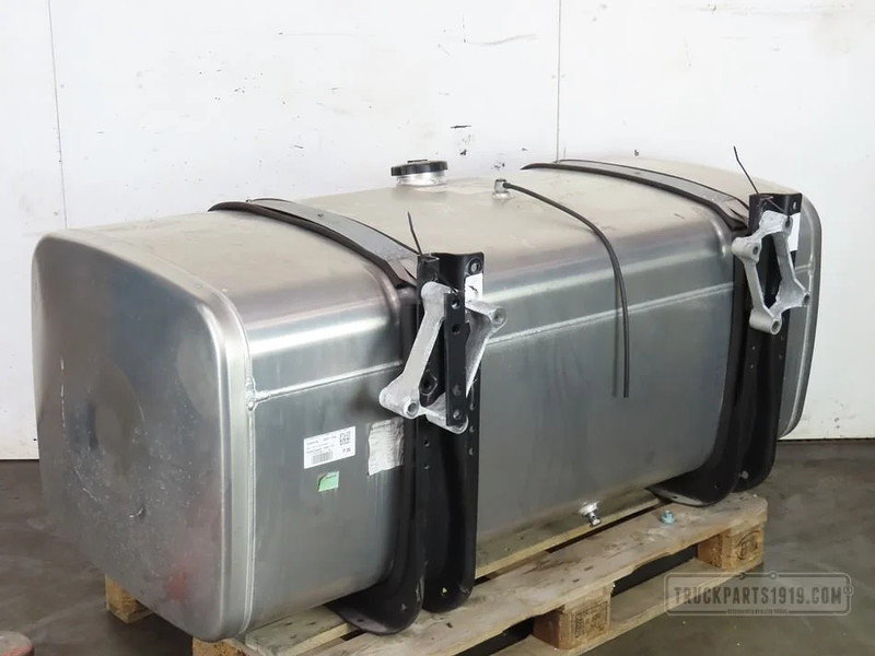 MAN Fuel System Brandstoftank + steunen 590L - מכל דלק עבור משאית: תמונה 2 MAN Fuel System Brandstoftank + steunen 590L - מכל דלק עבור משאית: תמונה 2