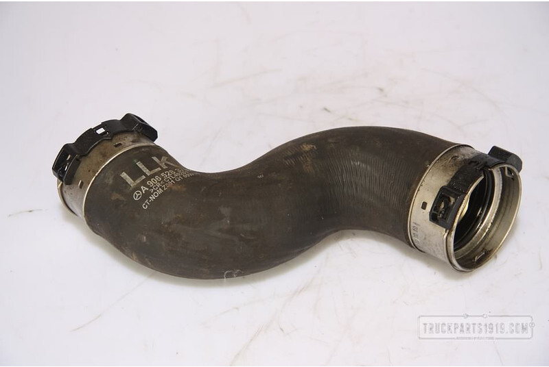 Mercedes-Benz Engines & Parts Intercooler Slang Zwart - טורבו עבור משאית: תמונה 1 Mercedes-Benz Engines & Parts Intercooler Slang Zwart - טורבו עבור משאית: תמונה 1
