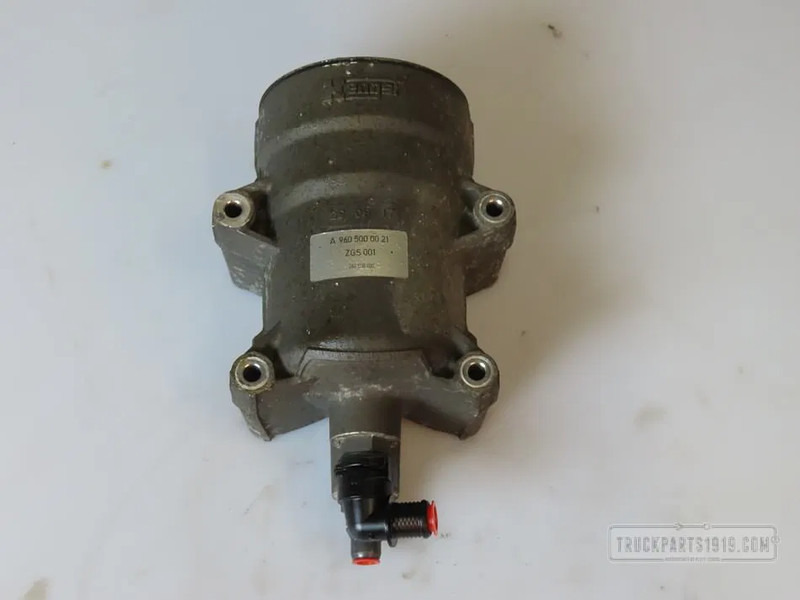 Mercedes-Benz MB A9605000021 Koelvloeistoffilterhuis MP4 - מערכת קירור עבור משאית: תמונה 1 Mercedes-Benz MB A9605000021 Koelvloeistoffilterhuis MP4 - מערכת קירור עבור משאית: תמונה 1