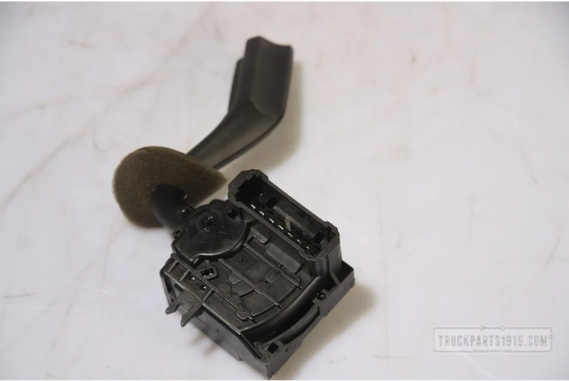 Renault Electrical System Motorremschakelaar Renault - מתג עמוד היגוי עבור משאית: תמונה 2 Renault Electrical System Motorremschakelaar Renault - מתג עמוד היגוי עבור משאית: תמונה 2