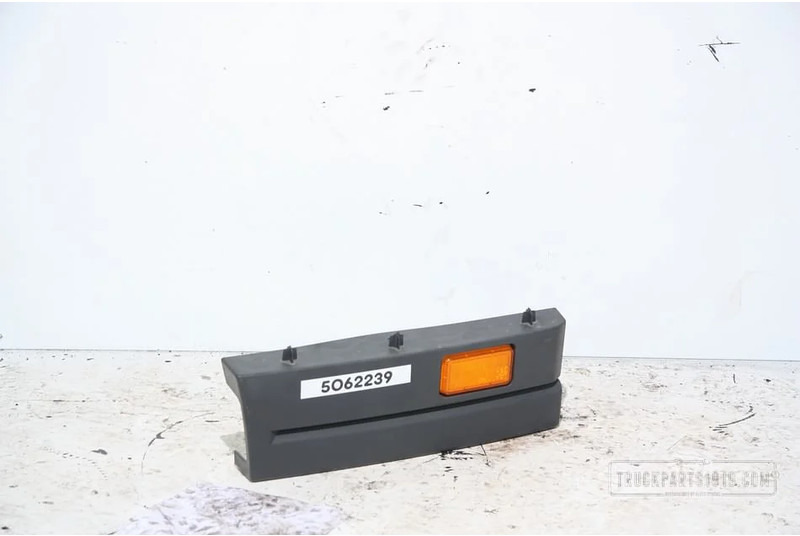 Scania R Body & Chassis Parts Scania R Beschermplaat RH Used - גוף וחלק חיצוני עבור משאית: תמונה 1 Scania R Body & Chassis Parts Scania R Beschermplaat RH Used - גוף וחלק חיצוני עבור משאית: תמונה 1