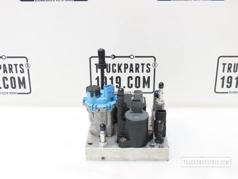 Volvo 23387865 AdBlue pomp Volvo - מערכת פליטה עבור משאית: תמונה 1 Volvo 23387865 AdBlue pomp Volvo - מערכת פליטה עבור משאית: תמונה 1