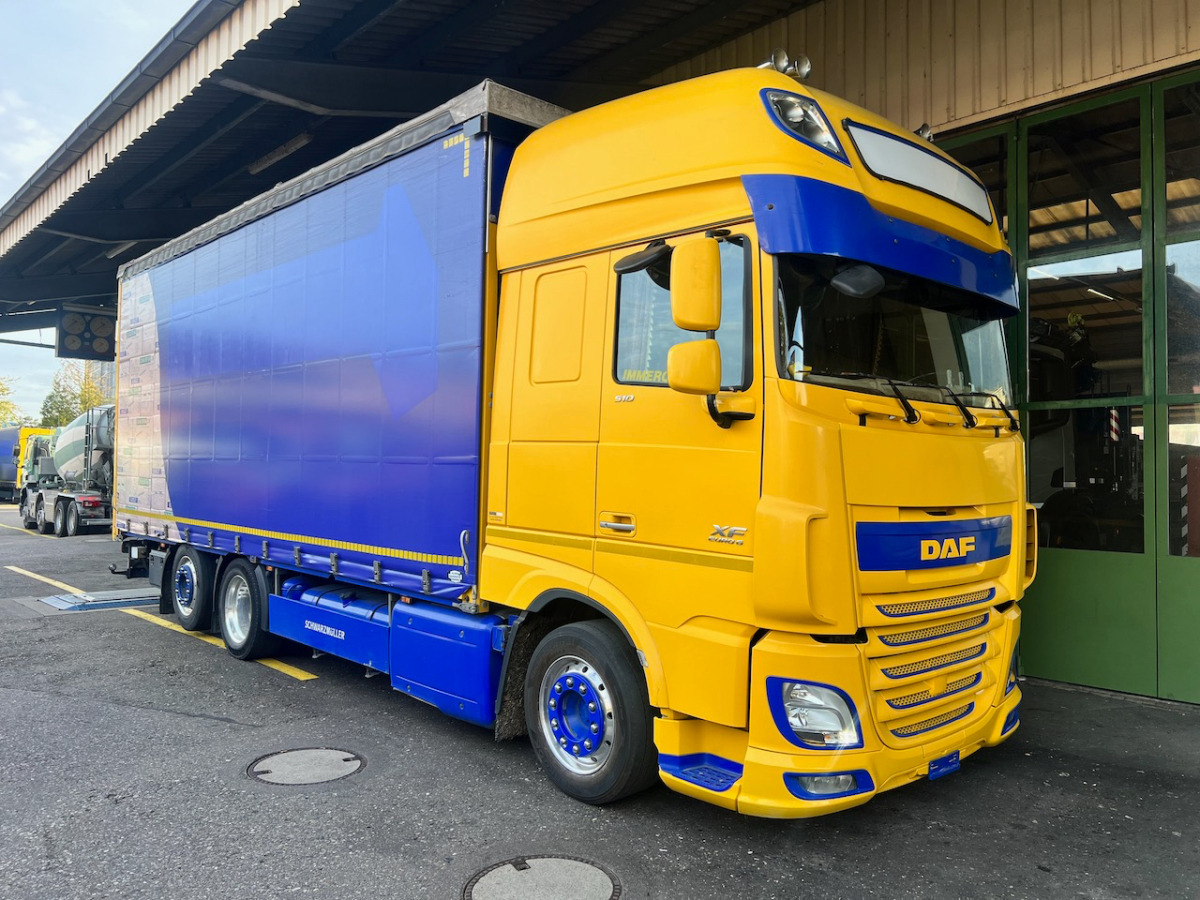DAF XF 510 Jumbo - משאית וילונות צד: תמונה 1 DAF XF 510 Jumbo - משאית וילונות צד: תמונה 1