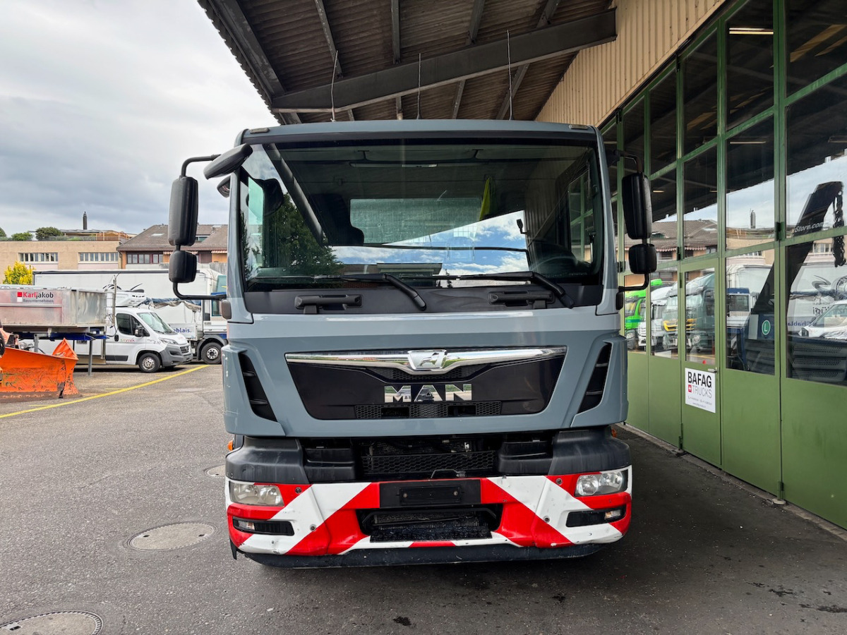 MAN TGM 18.340 - משאית דילוג העמסה: תמונה 3 MAN TGM 18.340 - משאית דילוג העמסה: תמונה 3