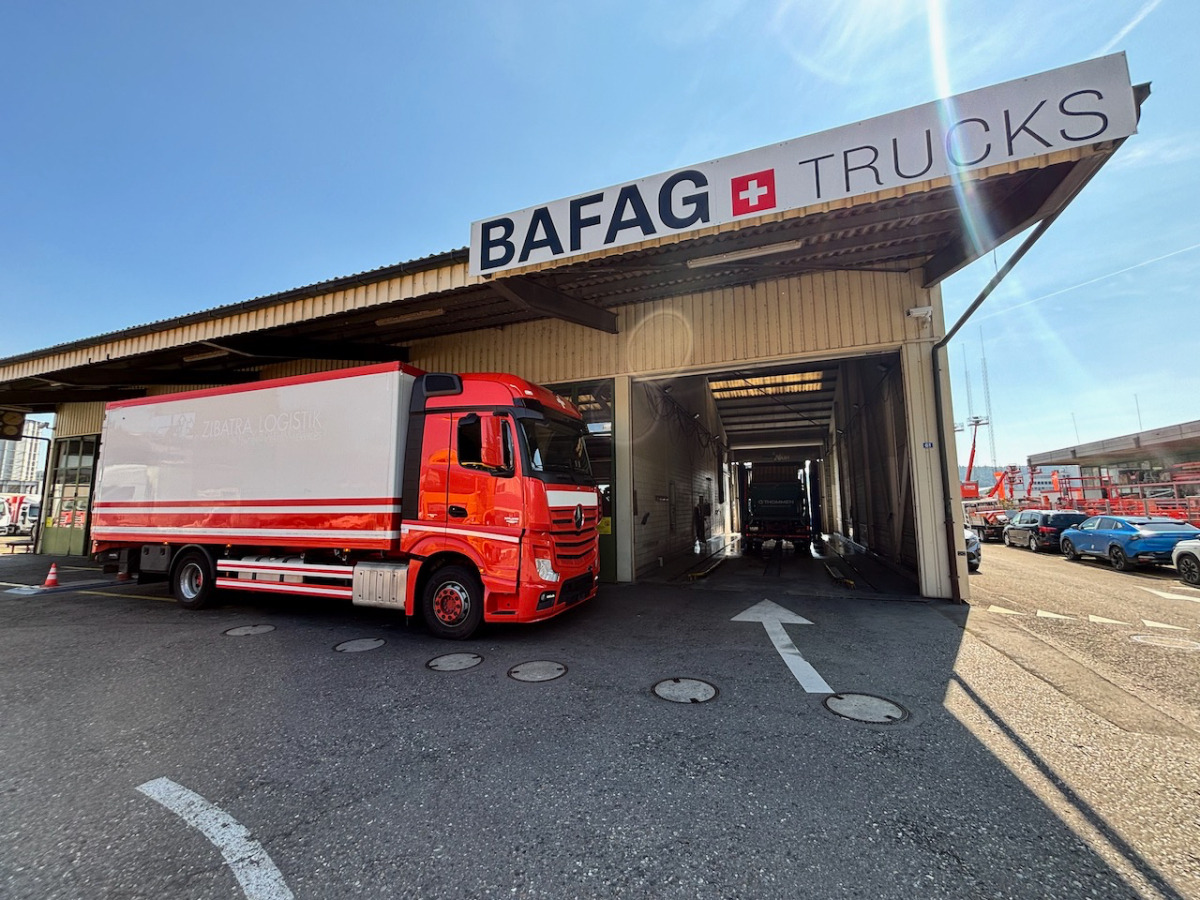 MERCEDES Actros 1848 - משאית תיבה: תמונה 2 MERCEDES Actros 1848 - משאית תיבה: תמונה 2