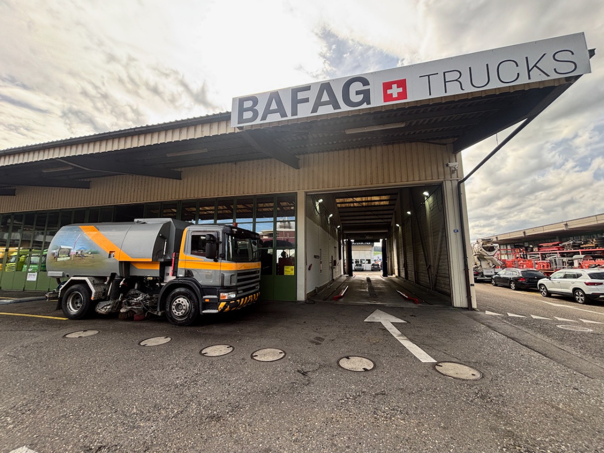 SCANIA P114 GB - מטאטא כבישים: תמונה 2 SCANIA P114 GB - מטאטא כבישים: תמונה 2