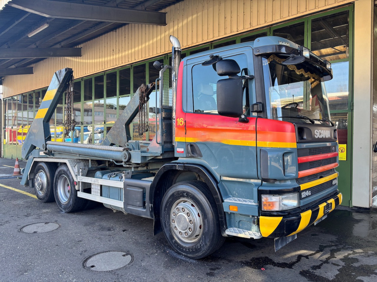 SCANIA P124 - משאית דילוג העמסה: תמונה 1 SCANIA P124 - משאית דילוג העמסה: תמונה 1