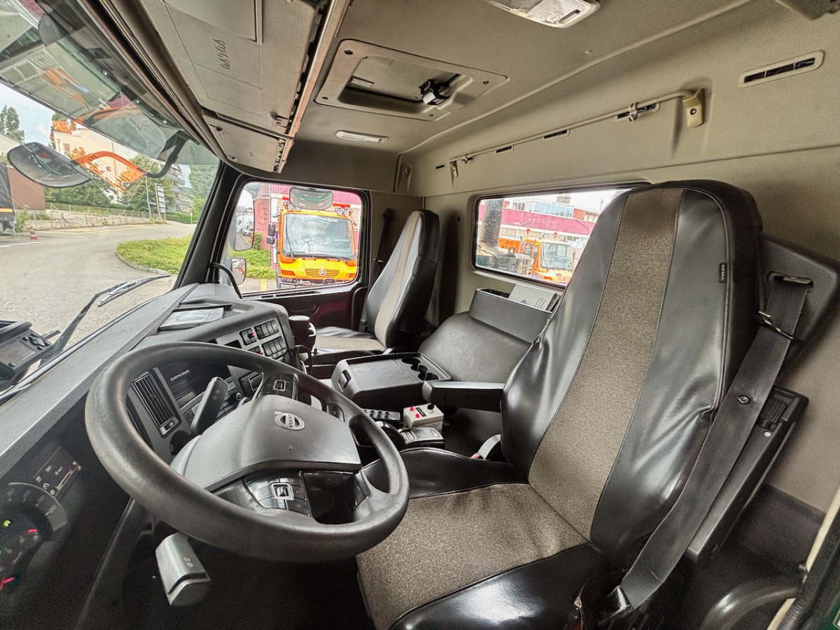 VOLVO FMX-500 8x4R - משאית הרמת וו: תמונה 4 VOLVO FMX-500 8x4R - משאית הרמת וו: תמונה 4