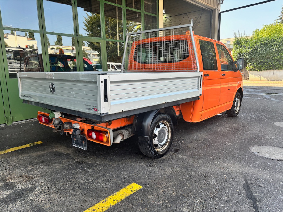 VW T5 Transporter - כלי רכב מסחרי במיטה שטוחה: תמונה 5 VW T5 Transporter - כלי רכב מסחרי במיטה שטוחה: תמונה 5