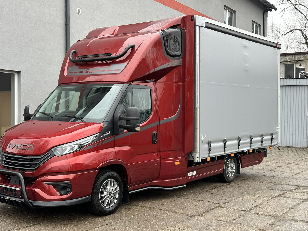 IVECO 35S18 A8 - כלי רכב מסחרי עם וילונות צד, כלי רכב מסחרי קומבי: תמונה 4 IVECO 35S18 A8 - כלי רכב מסחרי עם וילונות צד, כלי רכב מסחרי קומבי: תמונה 4