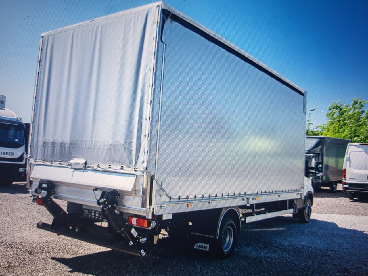 Iveco Daily 70 C18 Pritsche-Plane BÃR - כלי רכב מסחרי עם וילונות צד: תמונה 2 Iveco Daily 70 C18 Pritsche-Plane BÃR - כלי רכב מסחרי עם וילונות צד: תמונה 2