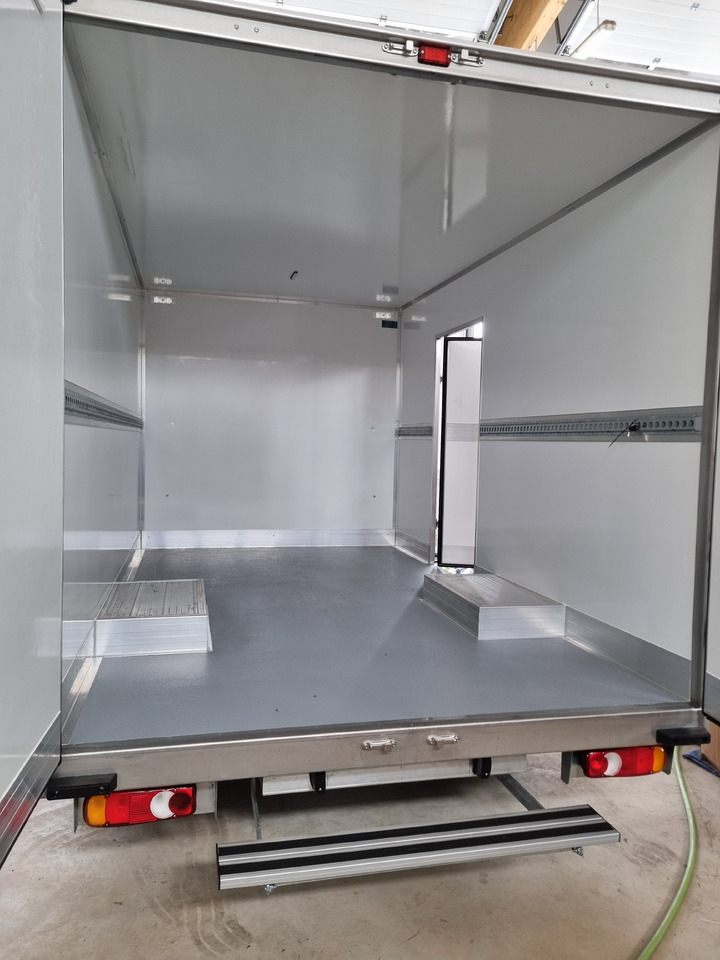 Renault Master 165 Koffer Platform Tiefrahmen - כלי רכב מסחרי עם תיבה: תמונה 3 Renault Master 165 Koffer Platform Tiefrahmen - כלי רכב מסחרי עם תיבה: תמונה 3