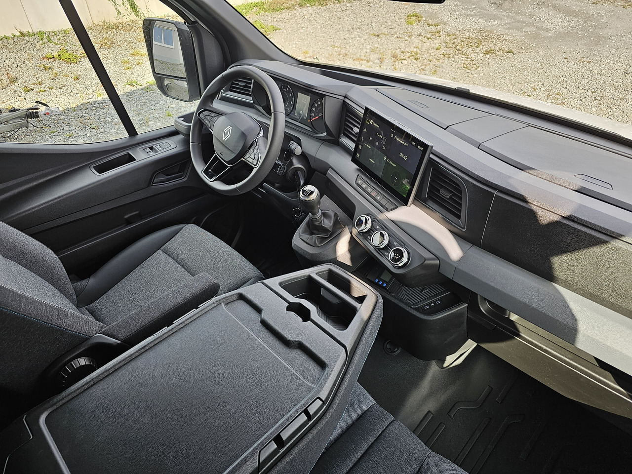Renault Master 170 Leichtbaukoffer - כלי רכב מסחרי עם תיבה: תמונה 4 Renault Master 170 Leichtbaukoffer - כלי רכב מסחרי עם תיבה: תמונה 4