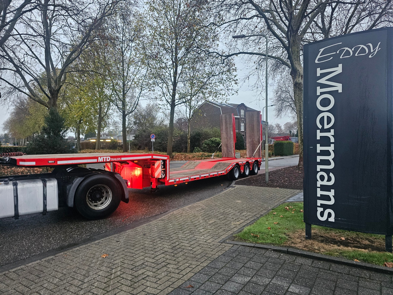 MTD K With Hydraulic Flip Ramps - סמיטריילר עם מטען נמוך: תמונה 1 MTD K With Hydraulic Flip Ramps - סמיטריילר עם מטען נמוך: תמונה 1