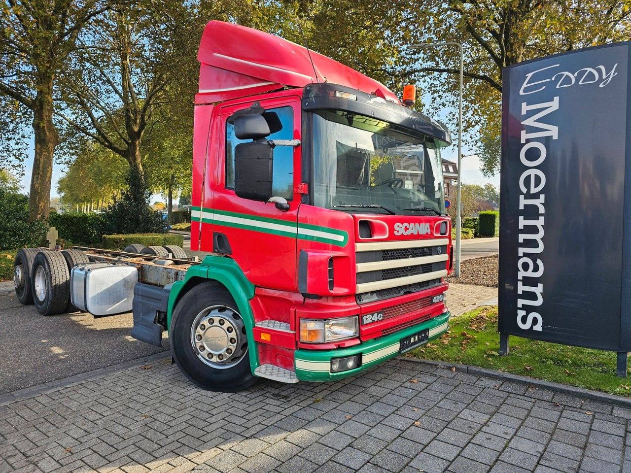 Scania P 124G 420 6x2*4 Fahrgestell - משאית עם שלדת תא: תמונה 1 Scania P 124G 420 6x2*4 Fahrgestell - משאית עם שלדת תא: תמונה 1