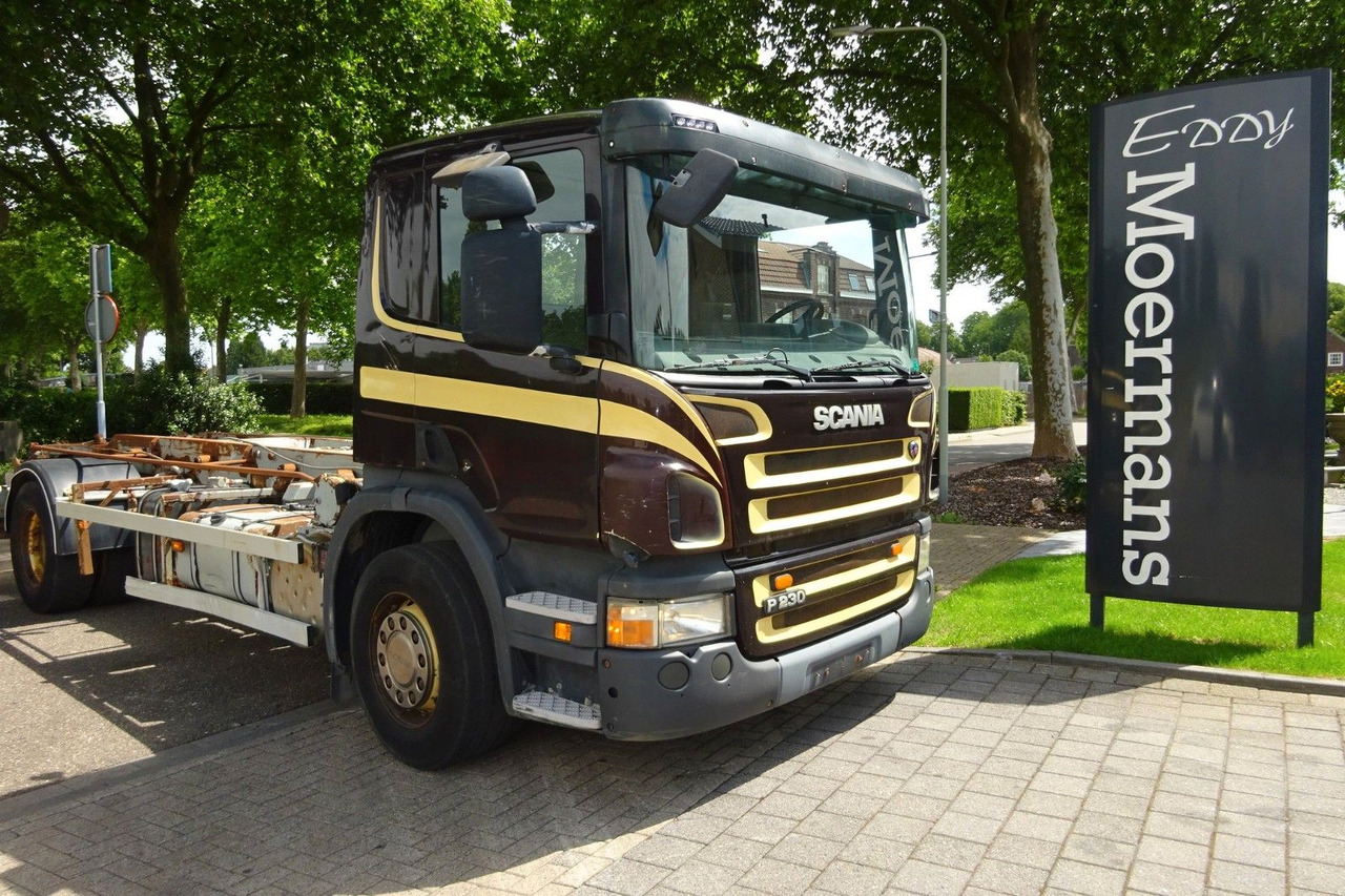 Scania P230 Cp16 - משאית הרמת וו: תמונה 1 Scania P230 Cp16 - משאית הרמת וו: תמונה 1