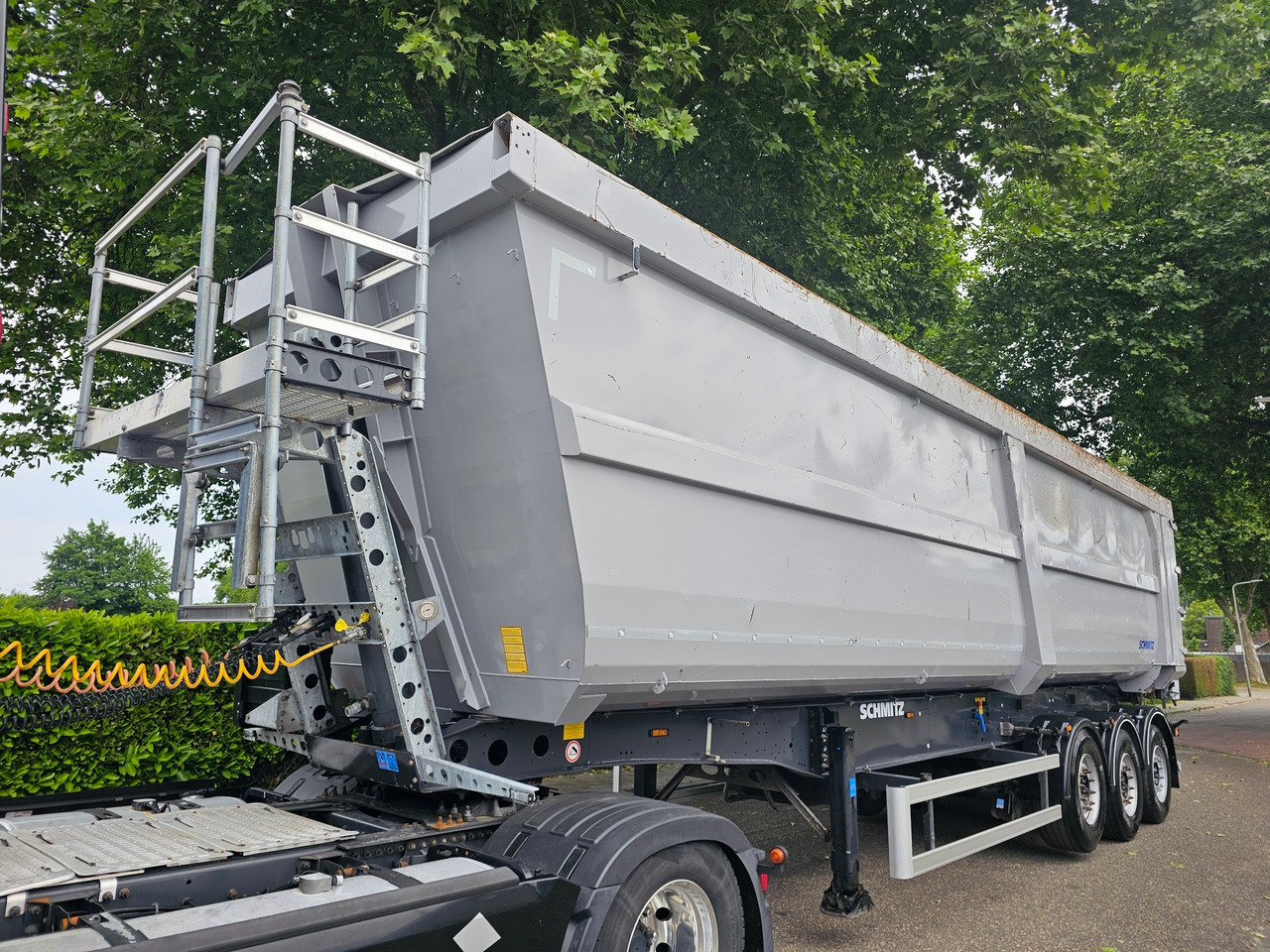 Schmitz SGF-S3 Scraptipper 55 M3 - סמיטריילר עם מזהיר: תמונה 4 Schmitz SGF-S3 Scraptipper 55 M3 - סמיטריילר עם מזהיר: תמונה 4