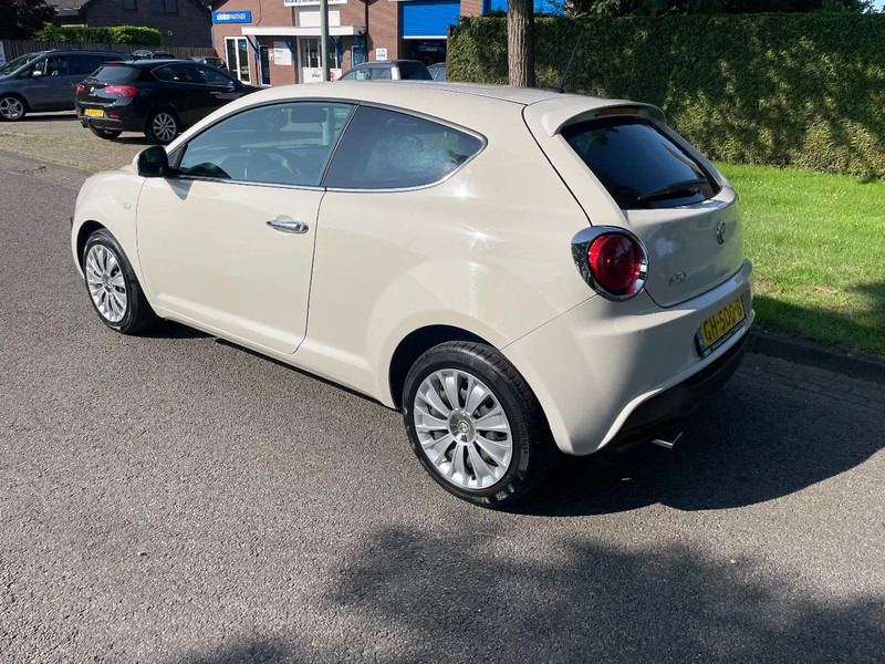 Alfa Romeo MiTo ZEER MOOI in prijs verlaagt - האצ'בק: תמונה 4 Alfa Romeo MiTo ZEER MOOI in prijs verlaagt - האצ'בק: תמונה 4