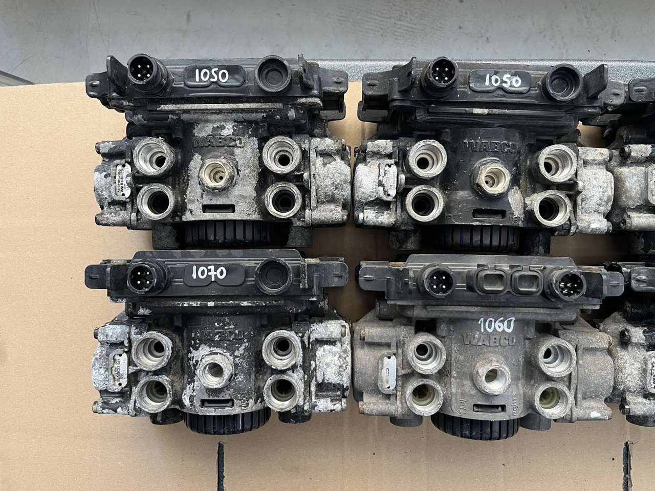EBS AXLE MODULATOR 2 MAN TGA-TGM-TGL - חלקי בלמים עבור משאית: תמונה 2 EBS AXLE MODULATOR 2 MAN TGA-TGM-TGL - חלקי בלמים עבור משאית: תמונה 2