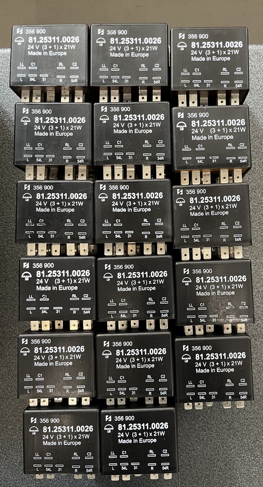 FLASHING-WIPING PULSE UNIT MAN F90,F2000 - מערכת חשמל עבור משאית: תמונה 4 FLASHING-WIPING PULSE UNIT MAN F90,F2000 - מערכת חשמל עבור משאית: תמונה 4
