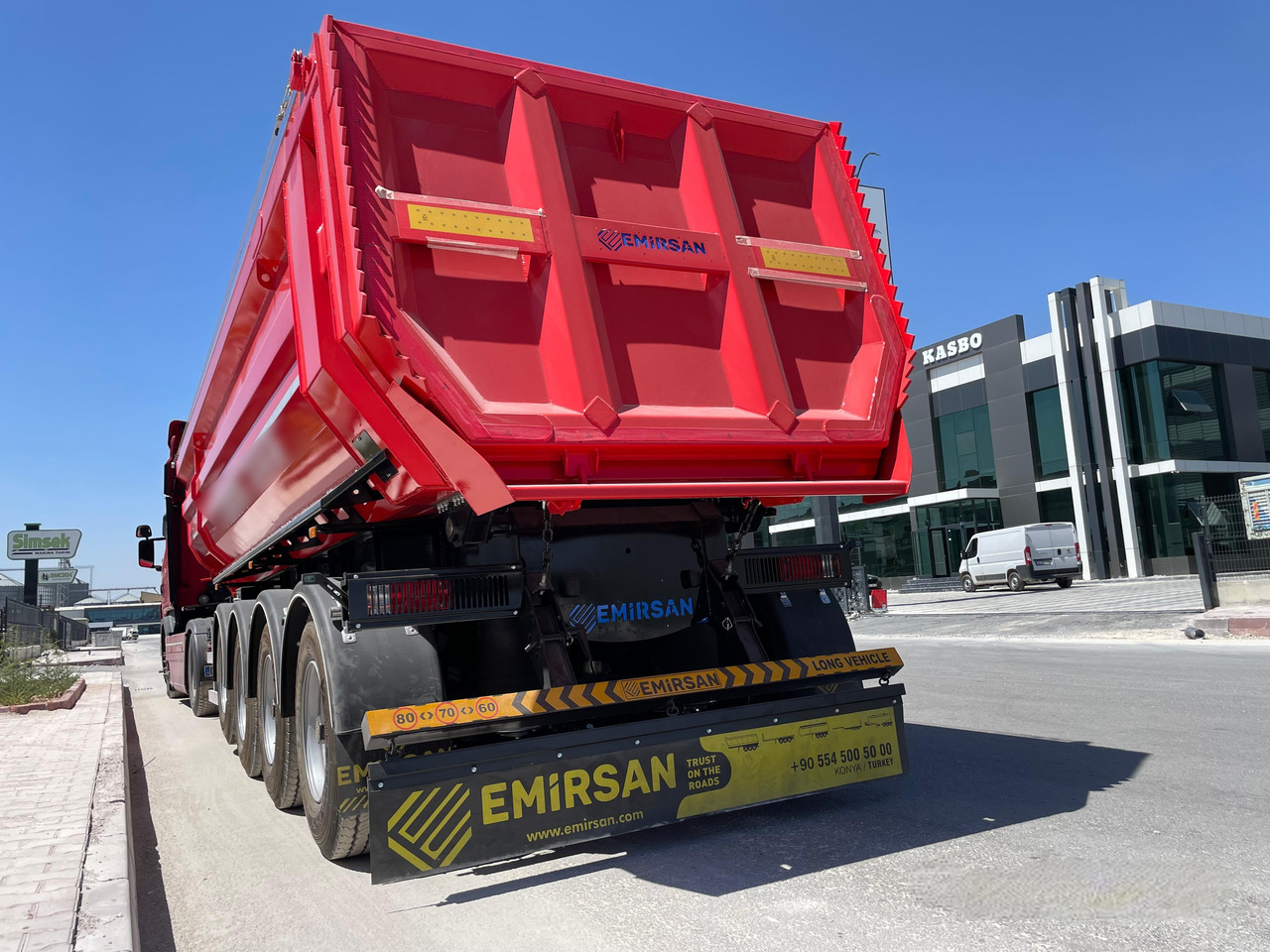 EMIRSAN SELF-STEERING, 4 AXLE U TYPE TIPPER - סמיטריילר עם מזהיר: תמונה 2 EMIRSAN SELF-STEERING, 4 AXLE U TYPE TIPPER - סמיטריילר עם מזהיר: תמונה 2