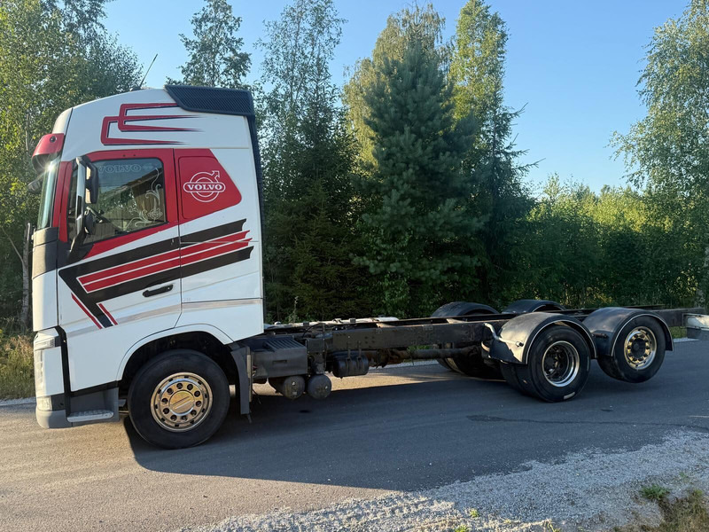 Volvo FH460 Globe 2016 - משאית עם שלדת תא: תמונה 2 Volvo FH460 Globe 2016 - משאית עם שלדת תא: תמונה 2