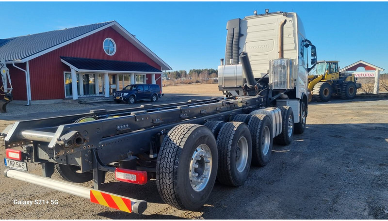 Volvo FH750 New engine and gearbox - משאית עם שלדת תא: תמונה 3 Volvo FH750 New engine and gearbox - משאית עם שלדת תא: תמונה 3