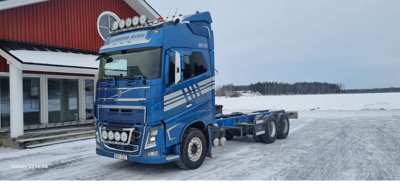 Volvo FH750 - משאית עם שלדת תא: תמונה 4 Volvo FH750 - משאית עם שלדת תא: תמונה 4