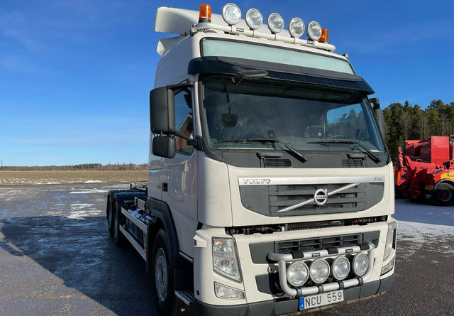 Volvo FM460 6X4 KOUKKUAUTO - משאית הרמת וו: תמונה 1 Volvo FM460 6X4 KOUKKUAUTO - משאית הרמת וו: תמונה 1