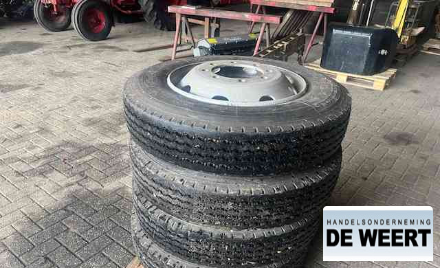 Michelin 9R22.5 , 9 R 22.5 - גלגלים וצמיגים עבור מכונה חקלאית: תמונה 3 Michelin 9R22.5 , 9 R 22.5 - גלגלים וצמיגים עבור מכונה חקלאית: תמונה 3
