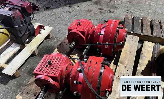 Trioliet tandwielkast , haakse aandrijving , trioliet mengwagen - תיבת הילוכים עבור מכונה חקלאית: תמונה 2 Trioliet tandwielkast , haakse aandrijving , trioliet mengwagen - תיבת הילוכים עבור מכונה חקלאית: תמונה 2