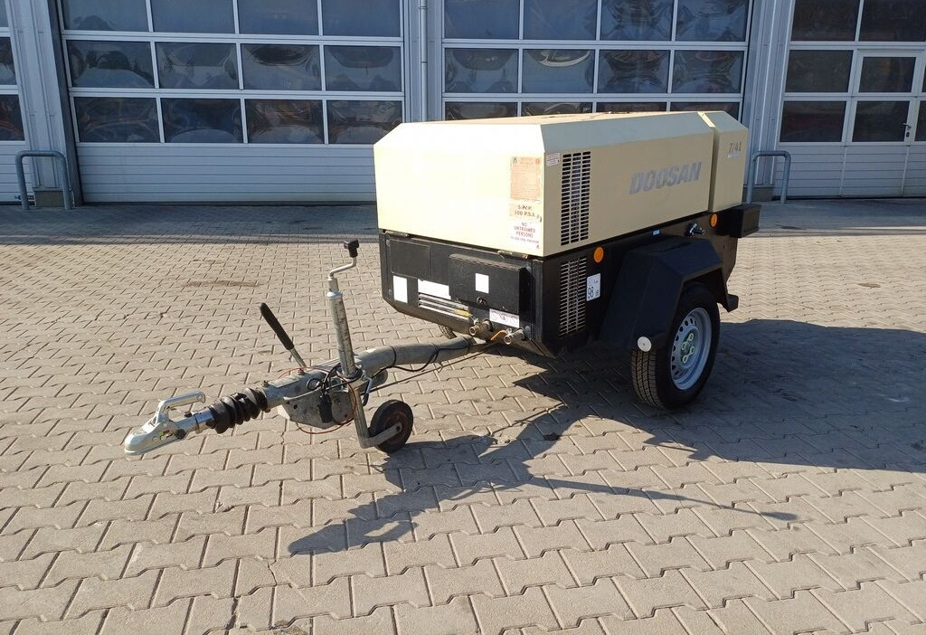 Doosan 741 - מדחס אוויר: תמונה 1 Doosan 741 - מדחס אוויר: תמונה 1