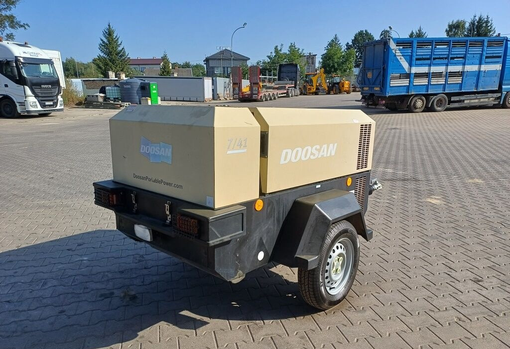 Doosan 741 - מדחס אוויר: תמונה 4 Doosan 741 - מדחס אוויר: תמונה 4