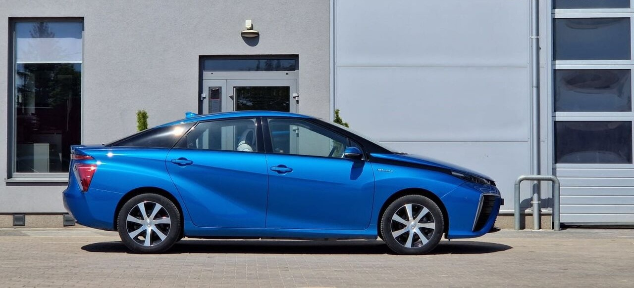 Toyota Mirai - מכונית: תמונה 4 Toyota Mirai - מכונית: תמונה 4