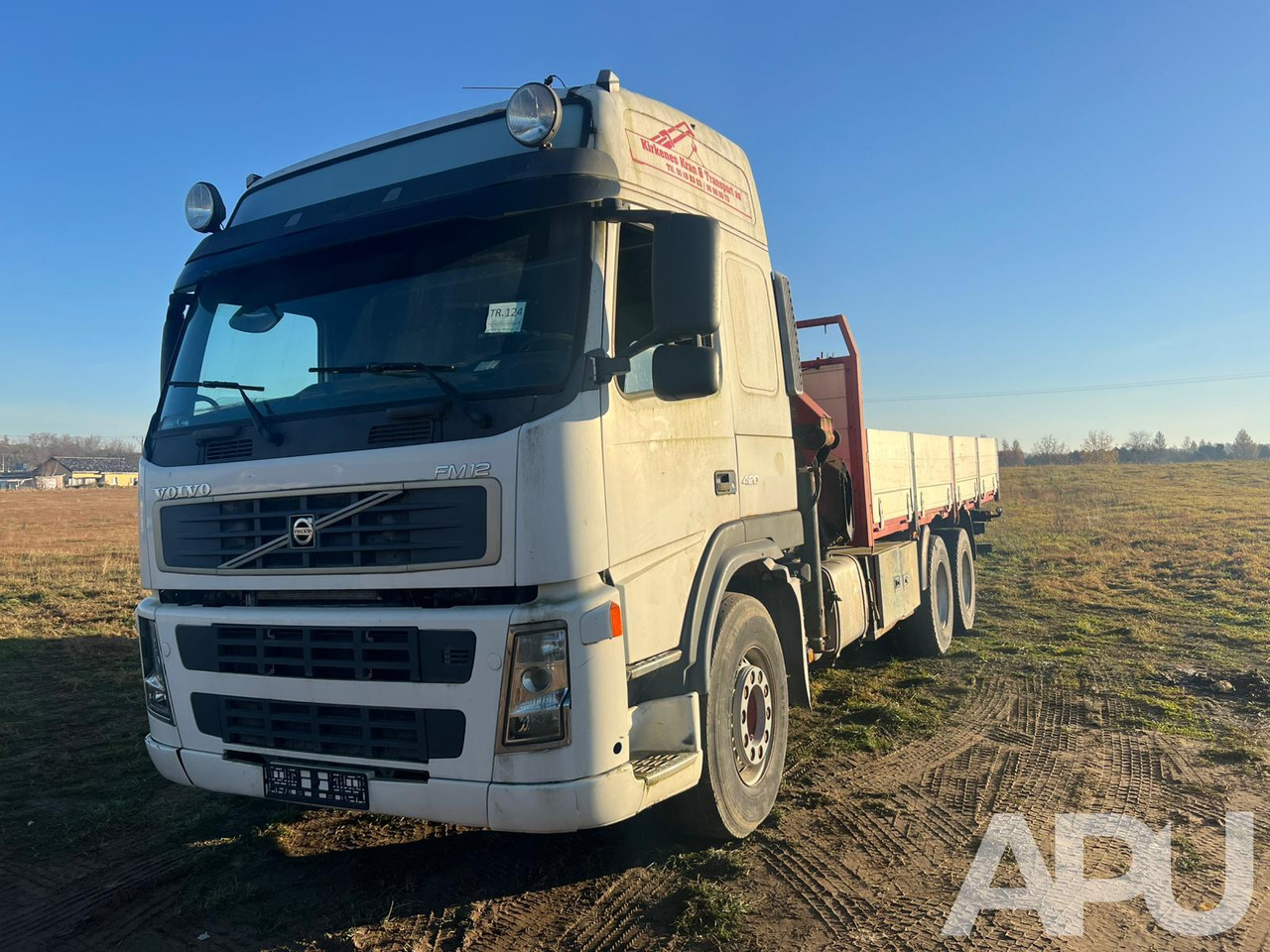 Volvo FM12 - משאית צד נופל/ שטוחה, משאית מנוף: תמונה 1 Volvo FM12 - משאית צד נופל/ שטוחה, משאית מנוף: תמונה 1