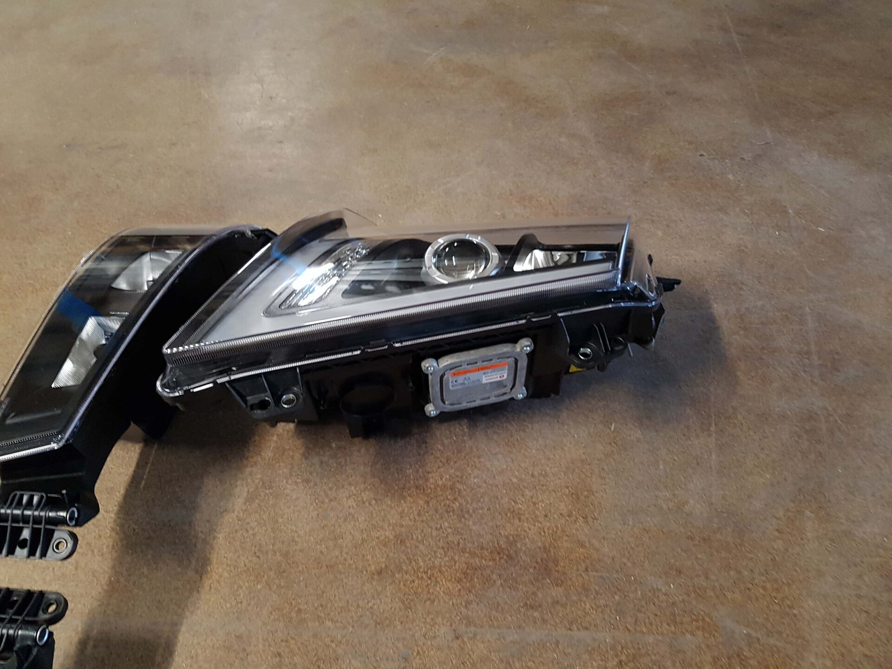 COMPLETE SET VOOR VOLVO FH4 (FH16 LOOK) DEPO XENON KOPLAMPEN + MISTLAMPEN LINKS EN RECHTS. 000126 - פנס ערפל עבור משאית: תמונה 2 COMPLETE SET VOOR VOLVO FH4 (FH16 LOOK) DEPO XENON KOPLAMPEN + MISTLAMPEN LINKS EN RECHTS. 000126 - פנס ערפל עבור משאית: תמונה 2