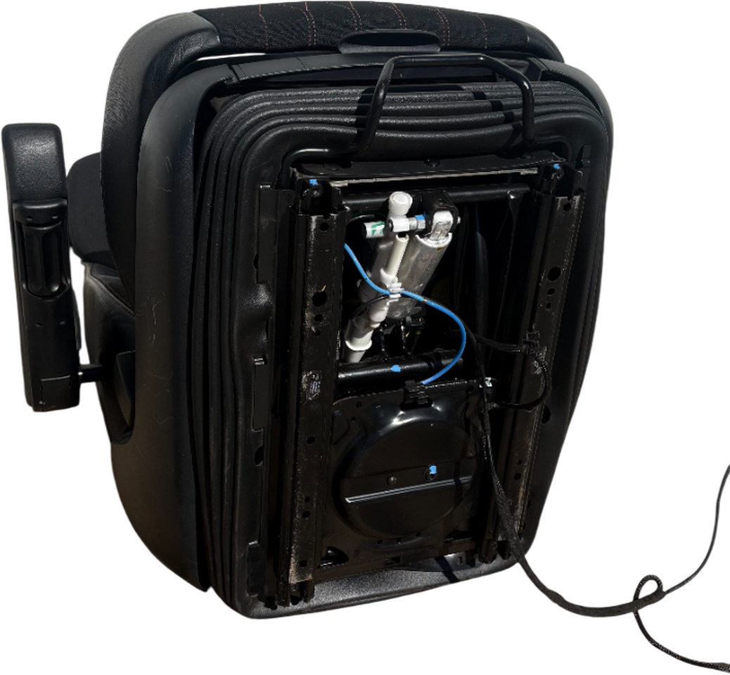 DAF BESTUURDERSZITPLAATS MET DAF LOGO GEBRUIKT 2437894U - מושב עבור משאית: תמונה 5 DAF BESTUURDERSZITPLAATS MET DAF LOGO GEBRUIKT 2437894U - מושב עבור משאית: תמונה 5