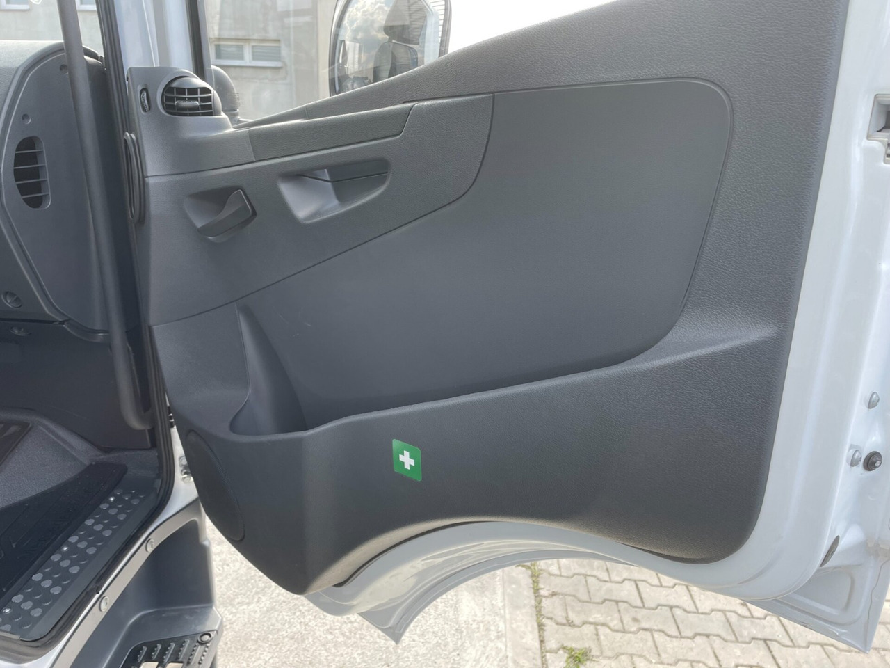 חָדָשׁ תא עבור משאית MB ATEGO CABINE EURO 6 TUNEL VOOR 6 CYL.MOTOR INCL. SEAT 000074A: תמונה 6