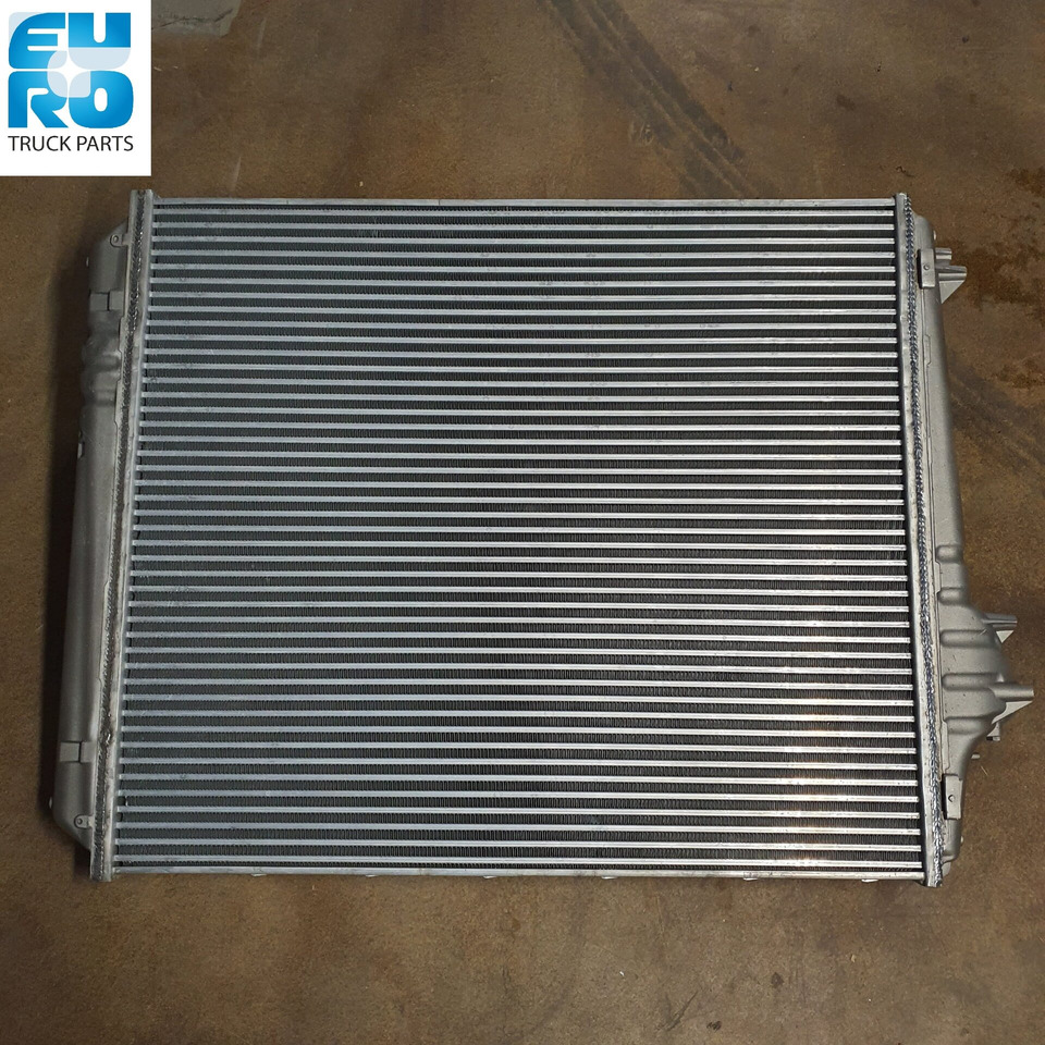 VOLVO FH4 INTERCOOLER 21208268R - מקרר פנימי עבור משאית: תמונה 2 VOLVO FH4 INTERCOOLER 21208268R - מקרר פנימי עבור משאית: תמונה 2