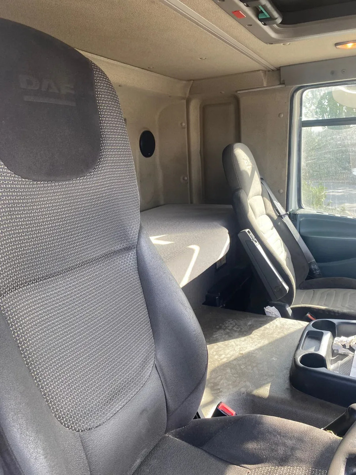 2012 DAF CF 65.250 4×2 Curtainsider - משאית וילונות צד: תמונה 4 2012 DAF CF 65.250 4×2 Curtainsider - משאית וילונות צד: תמונה 4