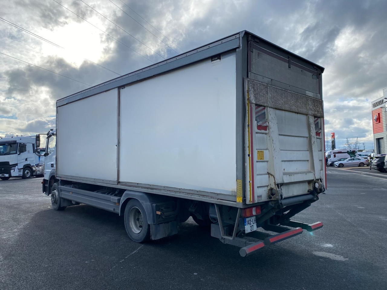 2014 Mercedes Atego 1524 - משאית תיבה: תמונה 5 2014 Mercedes Atego 1524 - משאית תיבה: תמונה 5