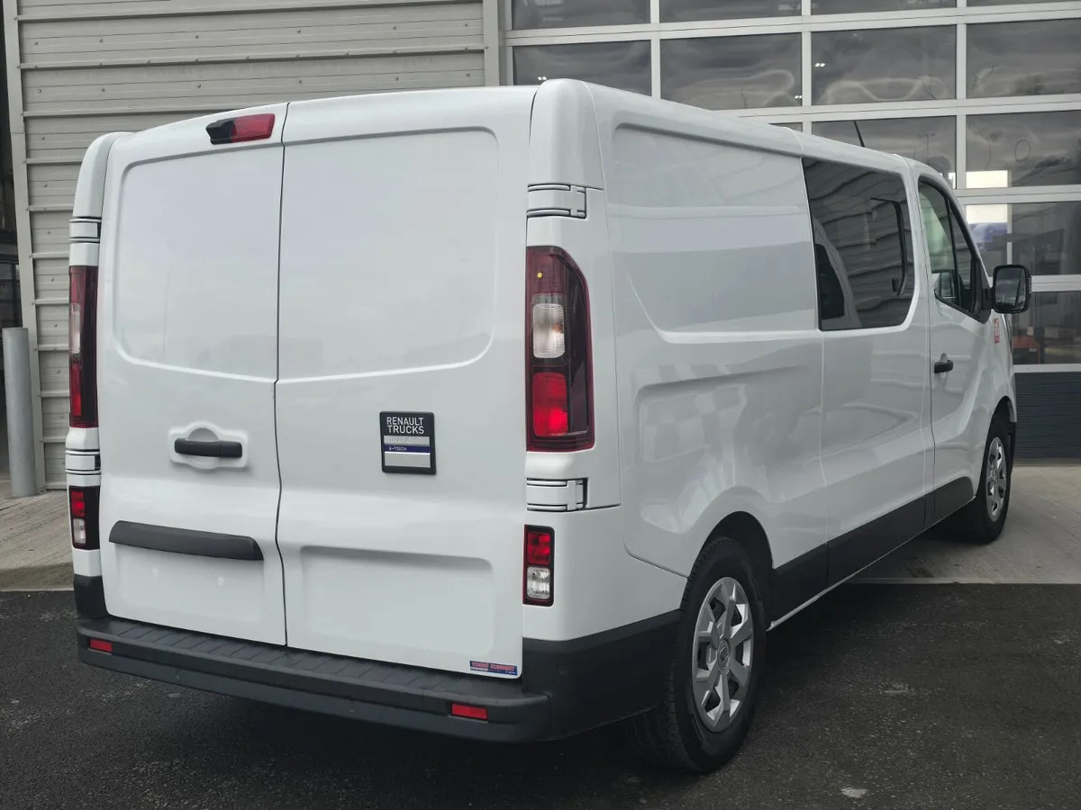 2025 Renault Trafic E-Tech Crew Cab - כלי רכב מסחרי קומבי: תמונה 4 2025 Renault Trafic E-Tech Crew Cab - כלי רכב מסחרי קומבי: תמונה 4