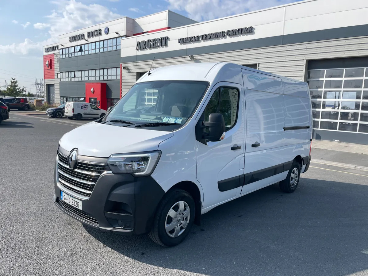 Only 10K Kms – 2024 Renault Master L2H2 - כלי רכב מסחרי עם לוח: תמונה 2 Only 10K Kms – 2024 Renault Master L2H2 - כלי רכב מסחרי עם לוח: תמונה 2