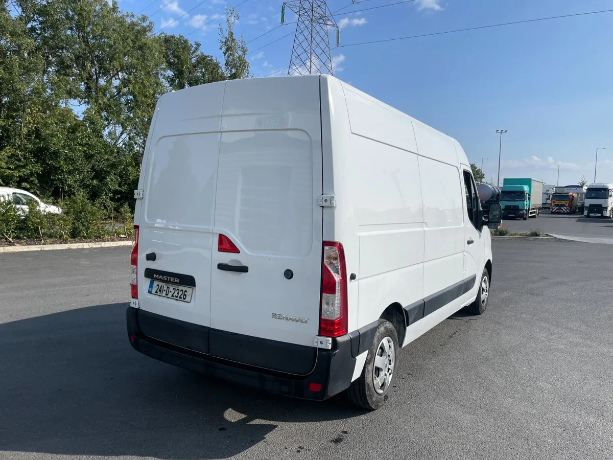 Only 10K Kms – 2024 Renault Master L2H2 - כלי רכב מסחרי עם לוח: תמונה 5 Only 10K Kms – 2024 Renault Master L2H2 - כלי רכב מסחרי עם לוח: תמונה 5