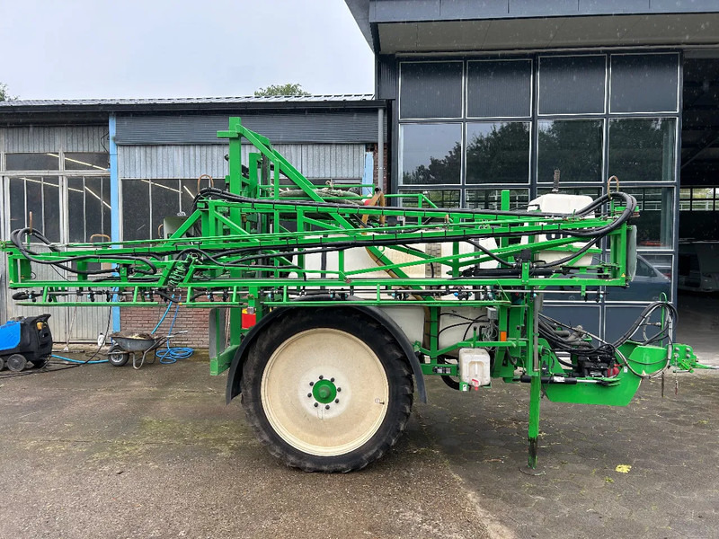 CHD veldspuit U1827 - מרסס נגרר: תמונה 2 CHD veldspuit U1827 - מרסס נגרר: תמונה 2