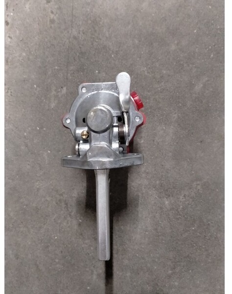 Case brandstof opvoerpomp - משאבת דלק עבור מכונה חקלאית: תמונה 3 Case brandstof opvoerpomp - משאבת דלק עבור מכונה חקלאית: תמונה 3