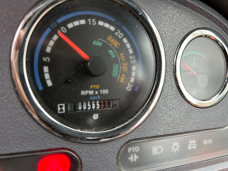 טרקטור קומפקטי Deutz Agrokid 230 + Stoll frontlader: תמונה 9