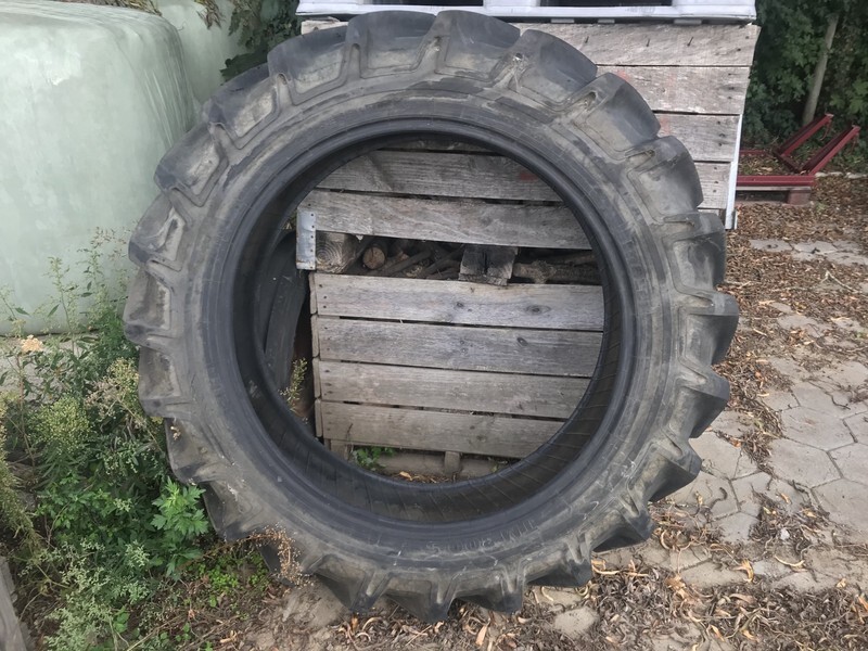 Pirelli 13.6R38 losse band - צמיג עבור מכונה חקלאית: תמונה 1 Pirelli 13.6R38 losse band - צמיג עבור מכונה חקלאית: תמונה 1