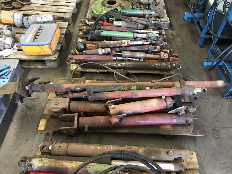 Grote partij hydraulische cilinders - צילינדר הידרולי עבור מכונה חקלאית: תמונה 4 Grote partij hydraulische cilinders - צילינדר הידרולי עבור מכונה חקלאית: תמונה 4